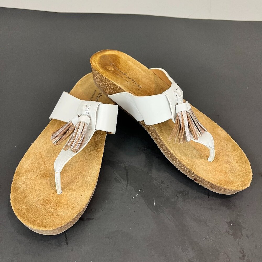 Women's Comfortiva Pillowtop white leather, tassel Thong Sandals size US 8